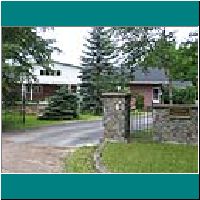 VF02-VF01-HousefromGate